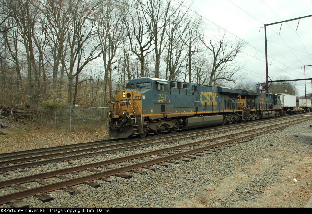 CSX 741 leads I032